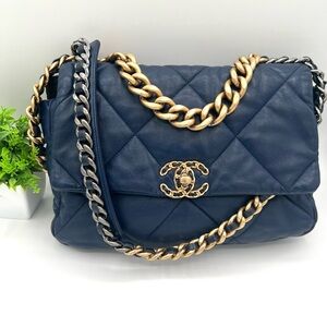 CHANEL 19 Maxi jumbo Goat skin blue shoulder bag ❤️Authentic